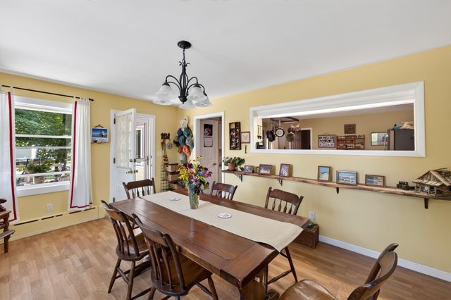 61 Highland Avenue, Dartmouth, MA 02747
