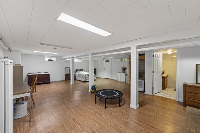 61 Highland Avenue, Dartmouth, MA 02747