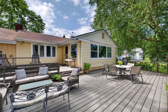 61 Highland Avenue, Dartmouth, MA 02747
