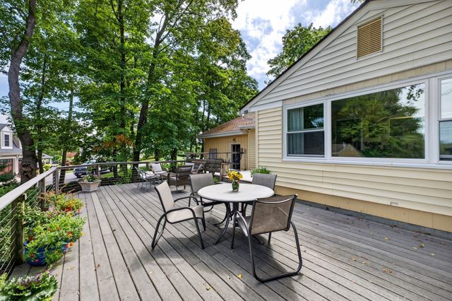 61 Highland Avenue, Dartmouth, MA 02747