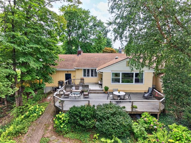 61 Highland Avenue, Dartmouth, MA 02747