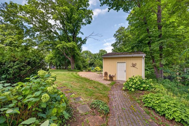 61 Highland Avenue, Dartmouth, MA 02747