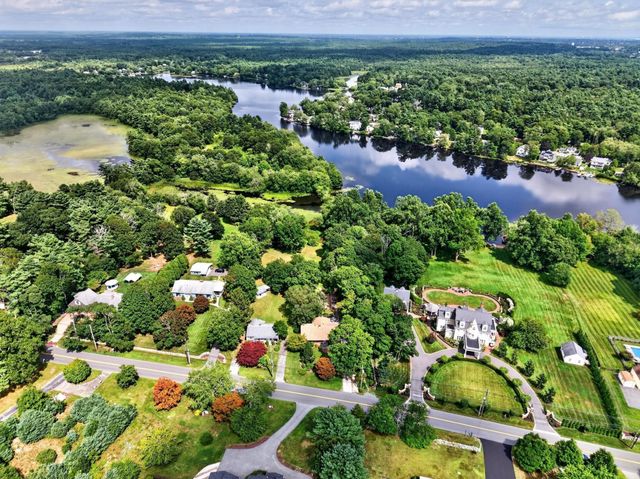 61 Highland Avenue, Dartmouth, MA 02747