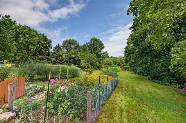 61 Highland Avenue, Dartmouth, MA 02747