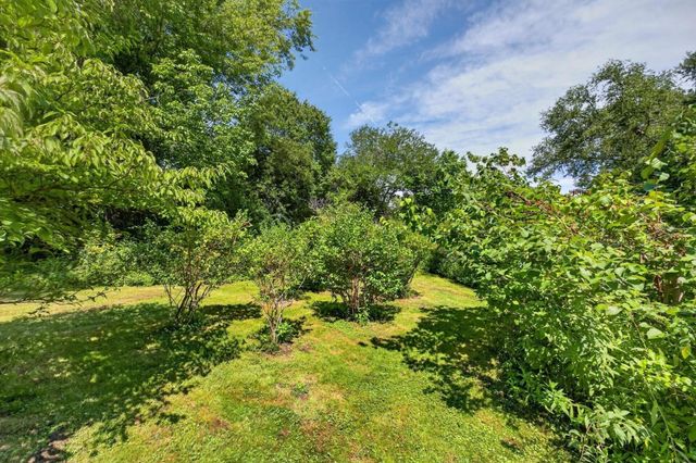 61 Highland Avenue, Dartmouth, MA 02747
