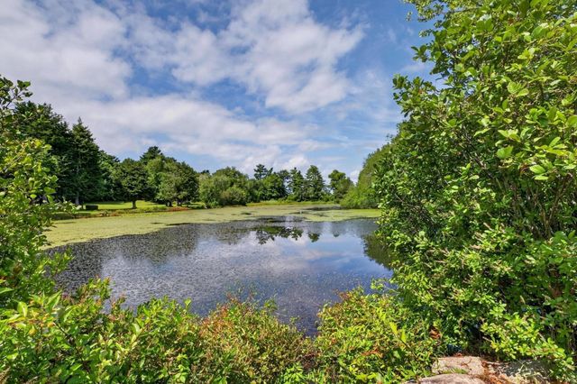 61 Highland Avenue, Dartmouth, MA 02747