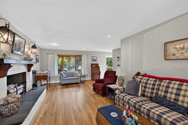 61 Highland Avenue, Dartmouth, MA 02747