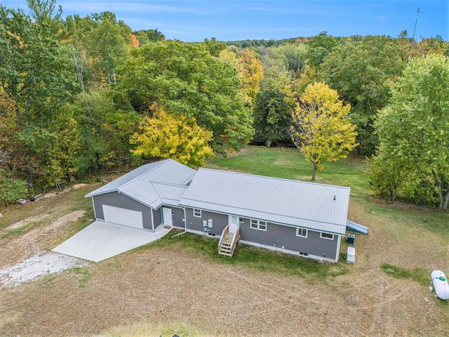 2480 S 148th Avenue, Hesperia, MI 49421