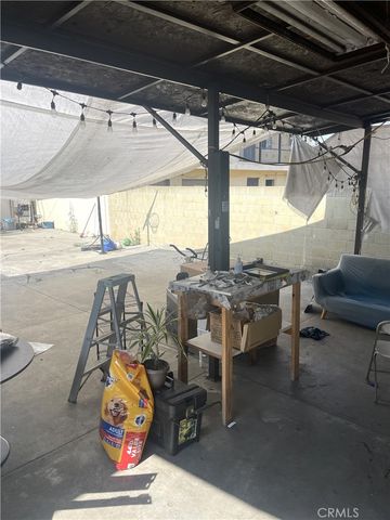 1142 E 64th, Los Angeles, CA 90001