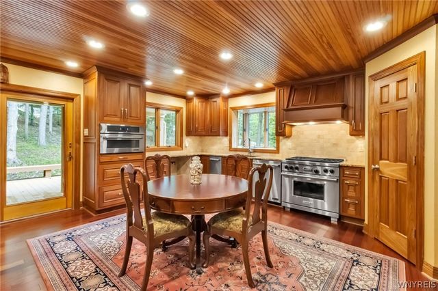 7239 South Abbott Road, Boston, NY 14075