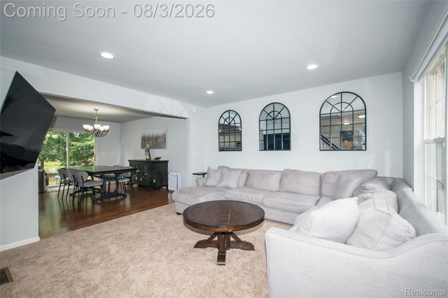 2649 Konrad Ct, Auburn Hills, MI 48326