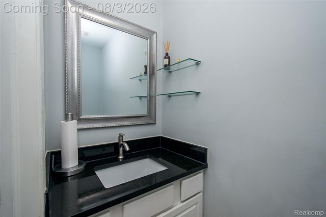2649 Konrad Ct, Auburn Hills, MI 48326
