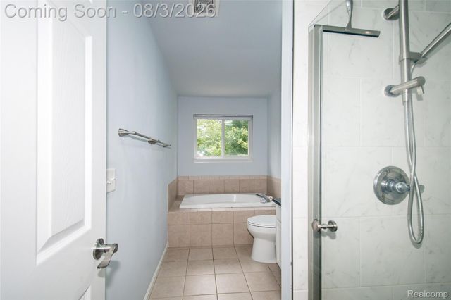 2649 Konrad Ct, Auburn Hills, MI 48326
