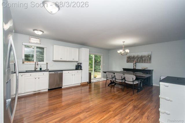 2649 Konrad Ct, Auburn Hills, MI 48326