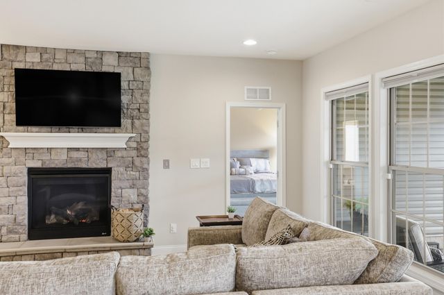 208 Little Leaf Drive, Nicholasville, KY 40356