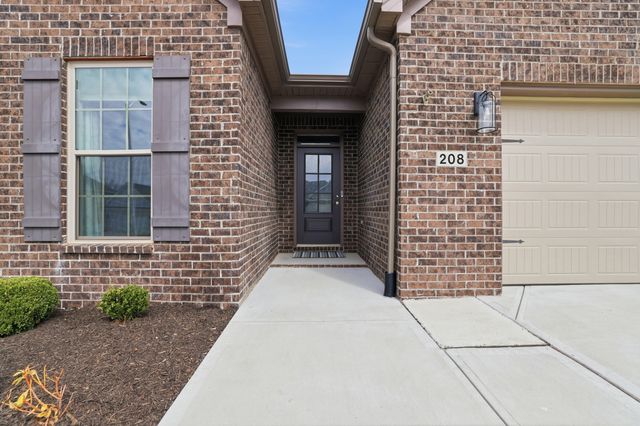 208 Little Leaf Drive, Nicholasville, KY 40356