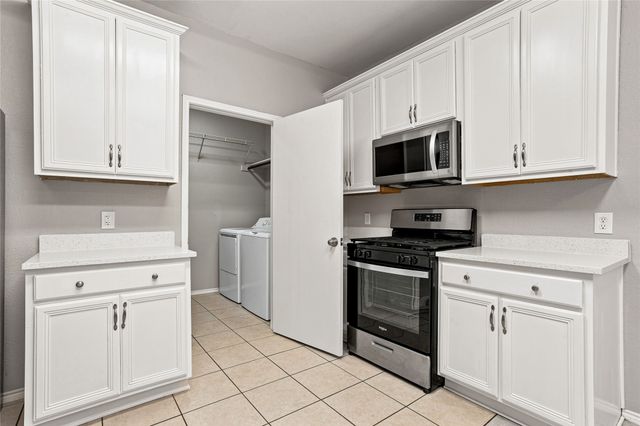 5825 Show Master Lane, Fort Worth, TX 76179