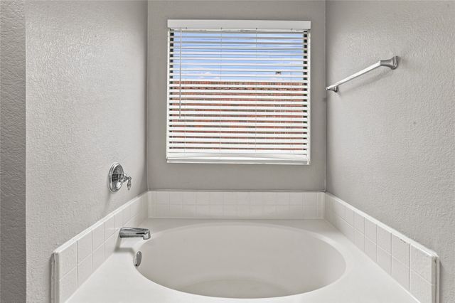 5825 Show Master Lane, Fort Worth, TX 76179