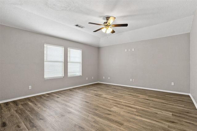 5825 Show Master Lane, Fort Worth, TX 76179