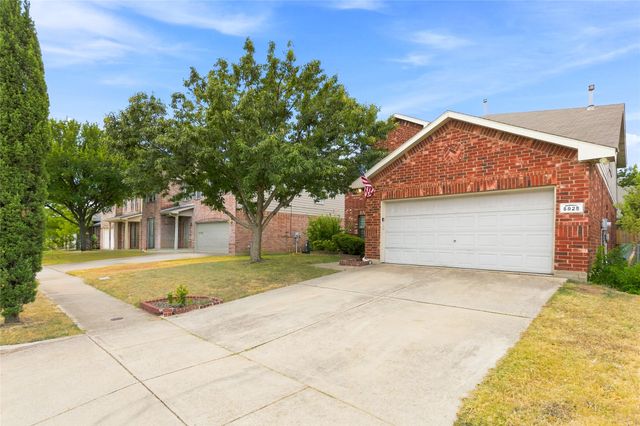 5825 Show Master Lane, Fort Worth, TX 76179