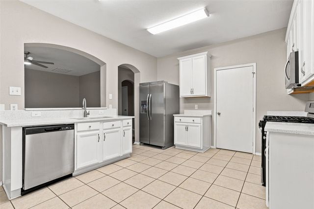 5825 Show Master Lane, Fort Worth, TX 76179
