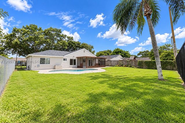 11655 SW 50th St, Cooper City, FL 33330