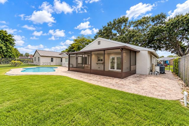 11655 SW 50th St, Cooper City, FL 33330