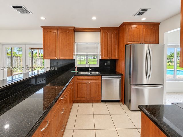 11655 SW 50th St, Cooper City, FL 33330