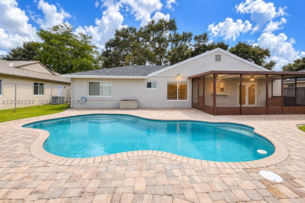 11655 SW 50th St, Cooper City, FL 33330
