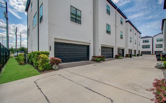 2812 Grand Fountains Drive I, Houston, TX 77054