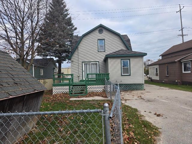 3204 N Water Street, Bay City, MI 48708