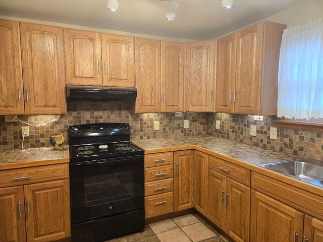 3204 N Water Street, Bay City, MI 48708