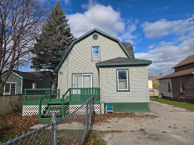 3204 N Water Street, Bay City, MI 48708