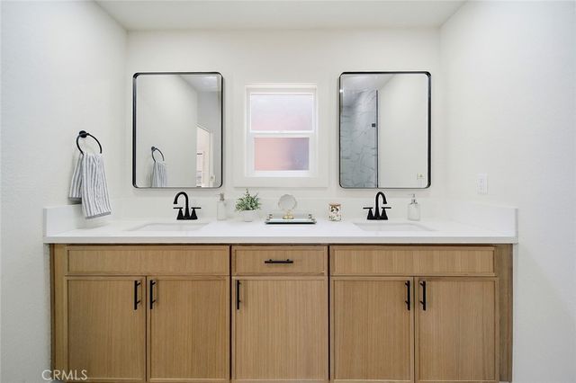1512 W 36th, Los Angeles, CA 90018