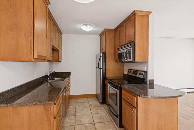 9143 Highway 55 306, Golden Valley, MN 55427