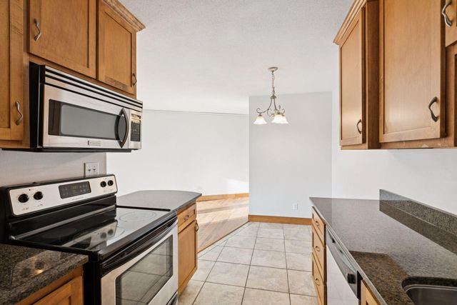 9143 Highway 55 306, Golden Valley, MN 55427