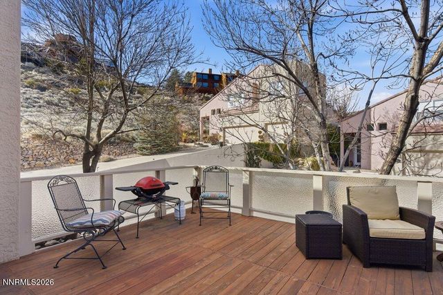 2556 Edgerock Road, Reno, NV 89519