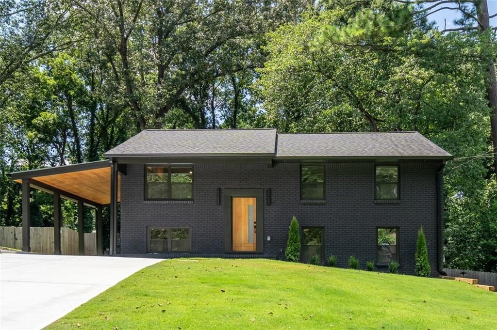 2438 SPRING SE Drive, Smyrna, GA 30080
