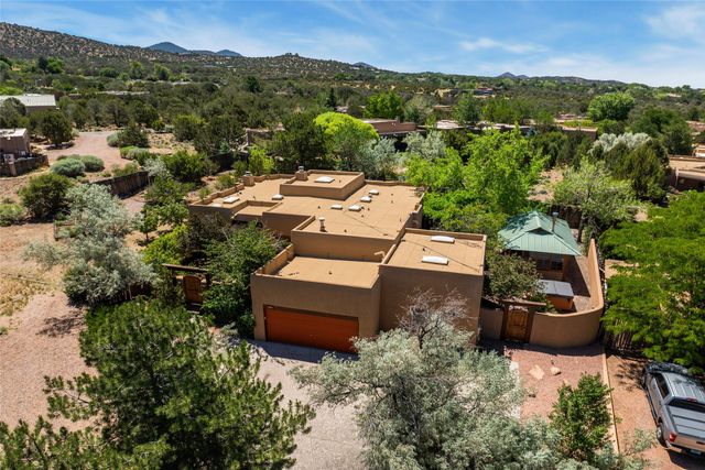 611 Caminito del Donaldo, Santa Fe, NM 87505