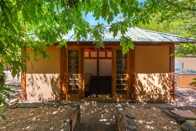 611 Caminito del Donaldo, Santa Fe, NM 87505