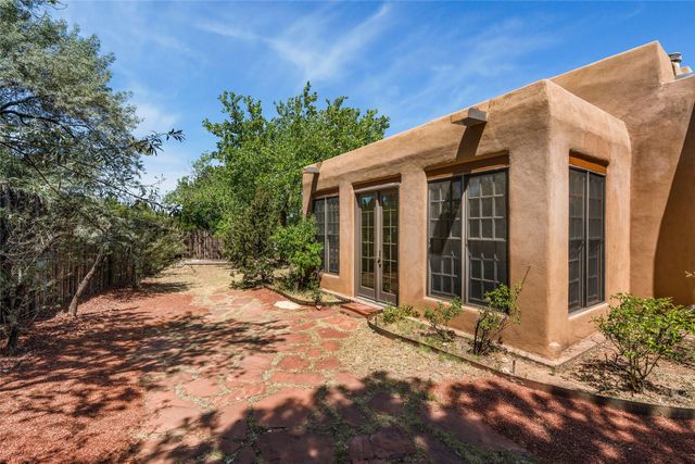 611 Caminito del Donaldo, Santa Fe, NM 87505