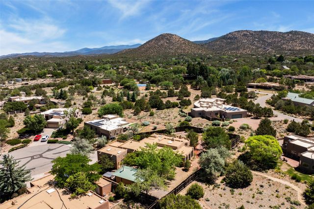 611 Caminito del Donaldo, Santa Fe, NM 87505