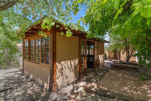 611 Caminito del Donaldo, Santa Fe, NM 87505