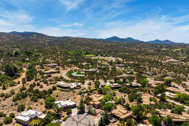 611 Caminito del Donaldo, Santa Fe, NM 87505