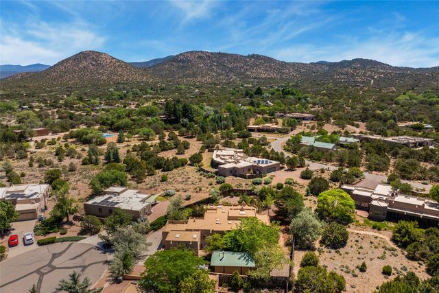 611 Caminito del Donaldo, Santa Fe, NM 87505