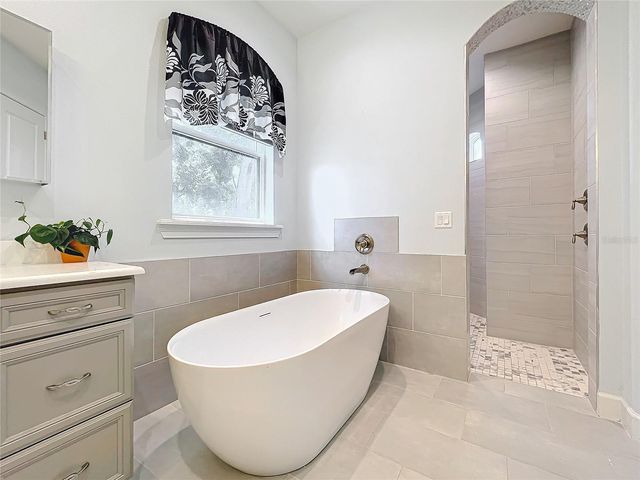 20404 WOLF SPRINGS COURT, Clermont, FL 34715