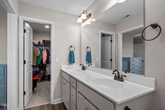 30 Outrigger Drive, Swansboro, NC 28584