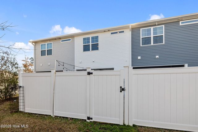 30 Outrigger Drive, Swansboro, NC 28584