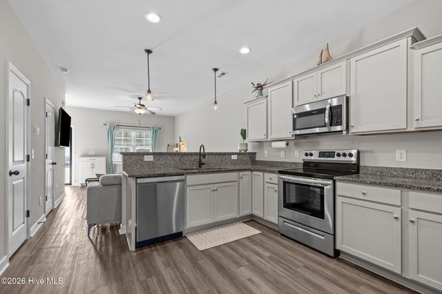 30 Outrigger Drive, Swansboro, NC 28584