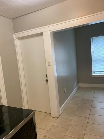 2112 Berry Street, Houston, TX 77004